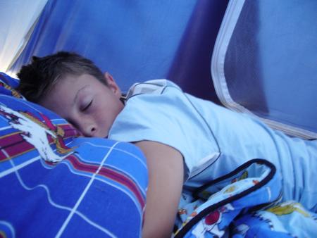 mn frére en train de dormir
